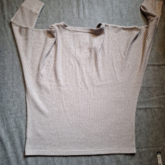 By Antropologie Light Taupe V-Neck Knit Top - Picture 5 of 12